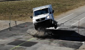 Crash test barrière anti-bélier - véhicule projeté